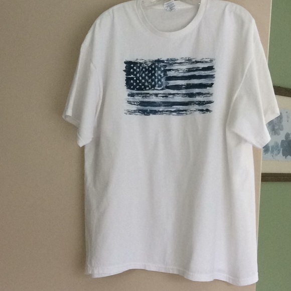 Gildan Other - Men’s t shirt